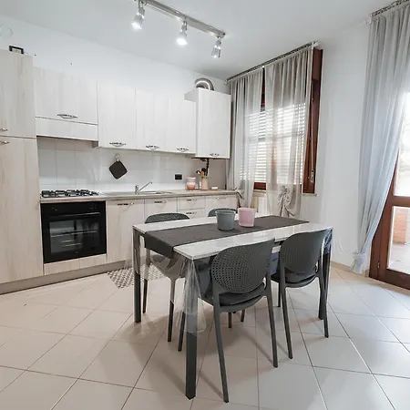 Il Giardino Di Tina - Close To Center And شقة بادينغي سول غاردا